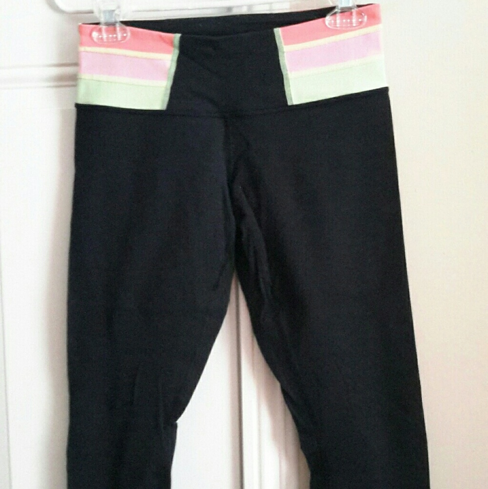 Lululemon wonder under crops